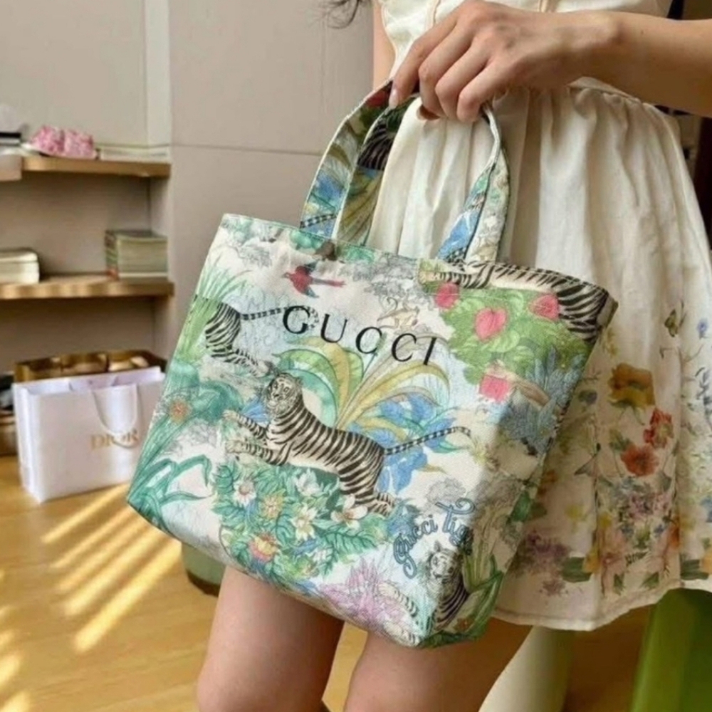 NEW Gucci Beauty Multicolor Canvas Print Tote Bag With Gifting Box - Picture 10 of 13